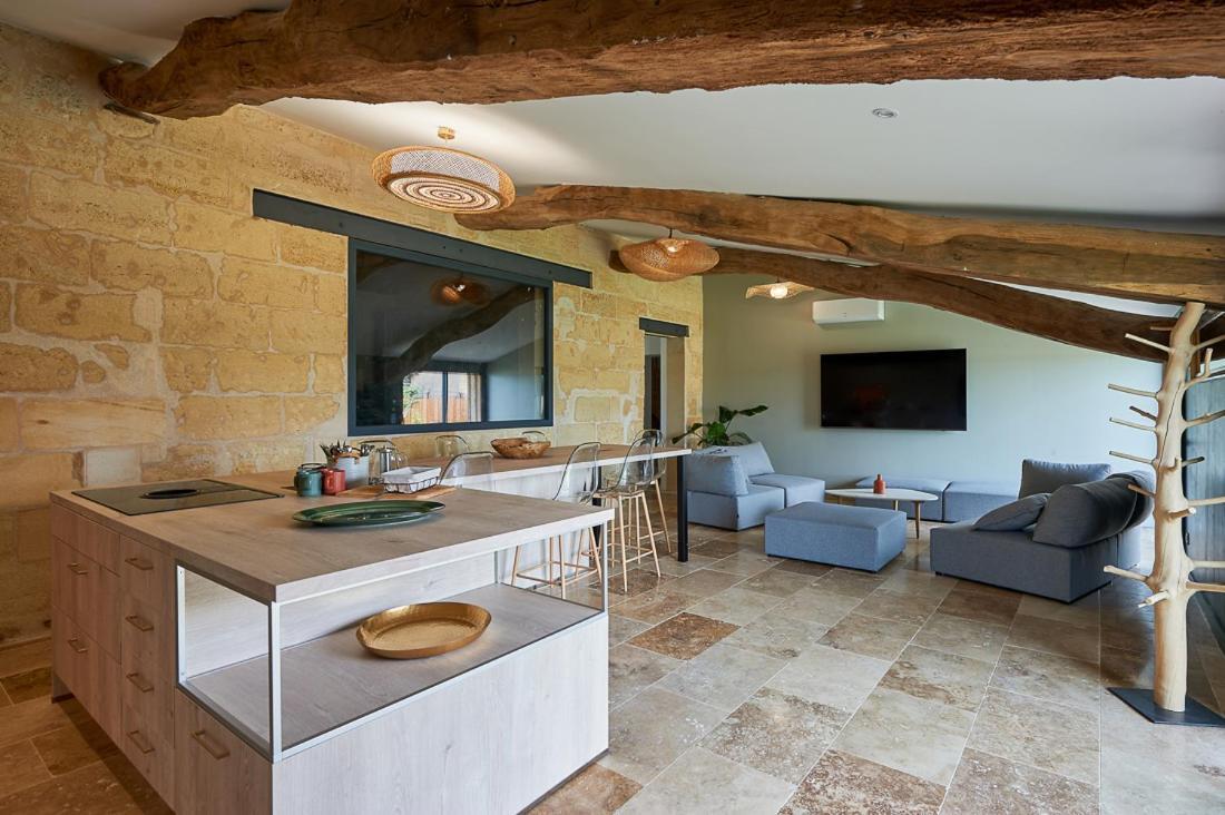 Lussac Le Repaire Lagardere住宿加早餐旅馆 外观 照片